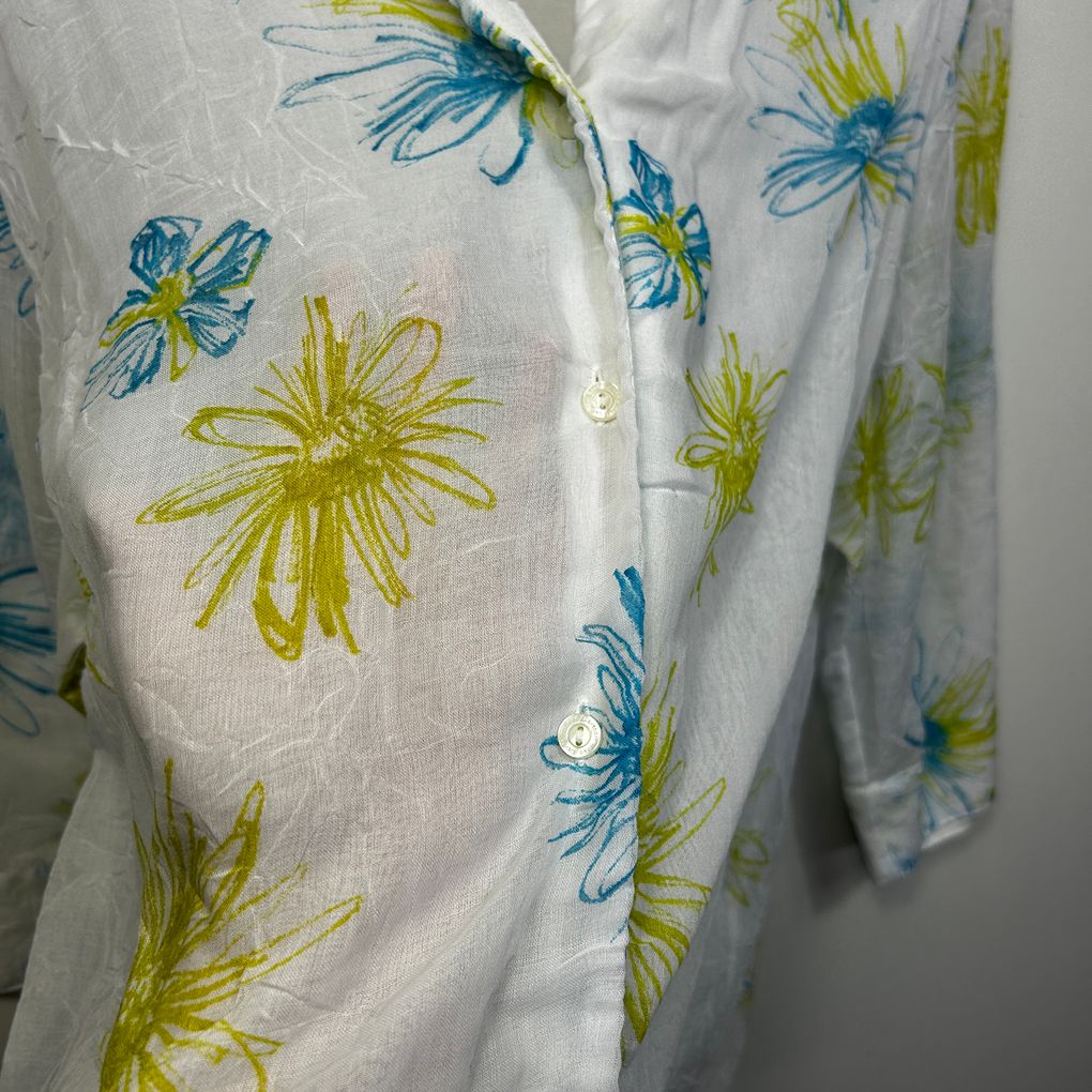 Lavender Road White Floral Plus Size Shirt - Size 18