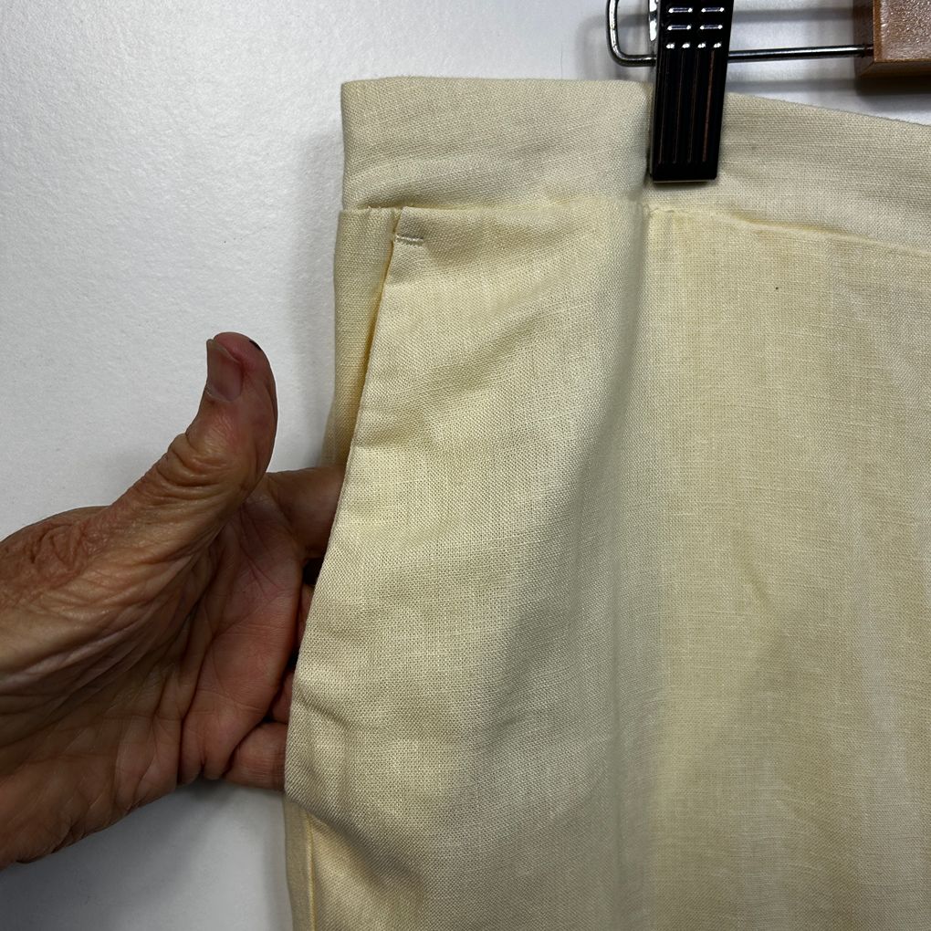 Suzanne Grae Yellow Linen Cropped Pants - Size 18
