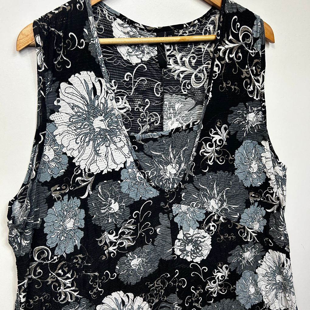 Taking Shape Black Floral Plus Size Sleeveless Dress - Size M/18