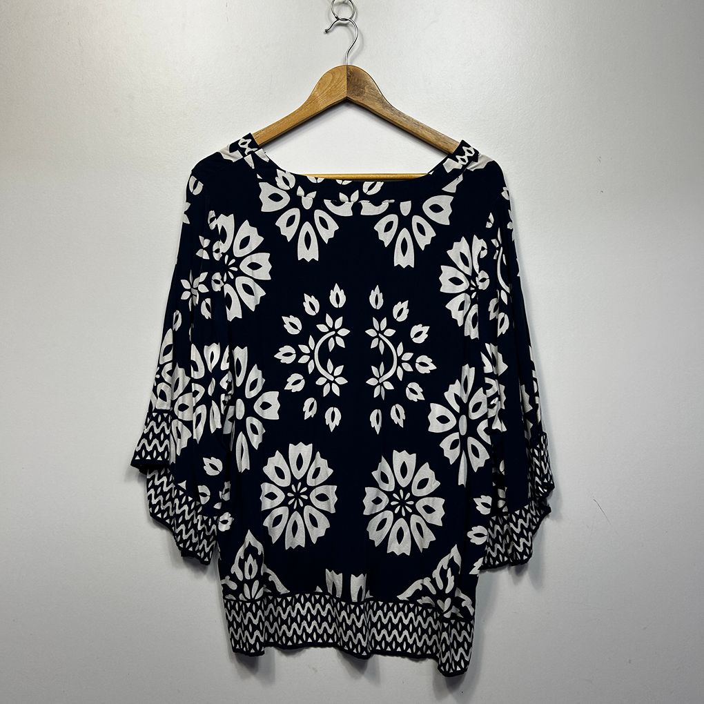 Suzanne Grae Navy Plus Size Top - Size 18
