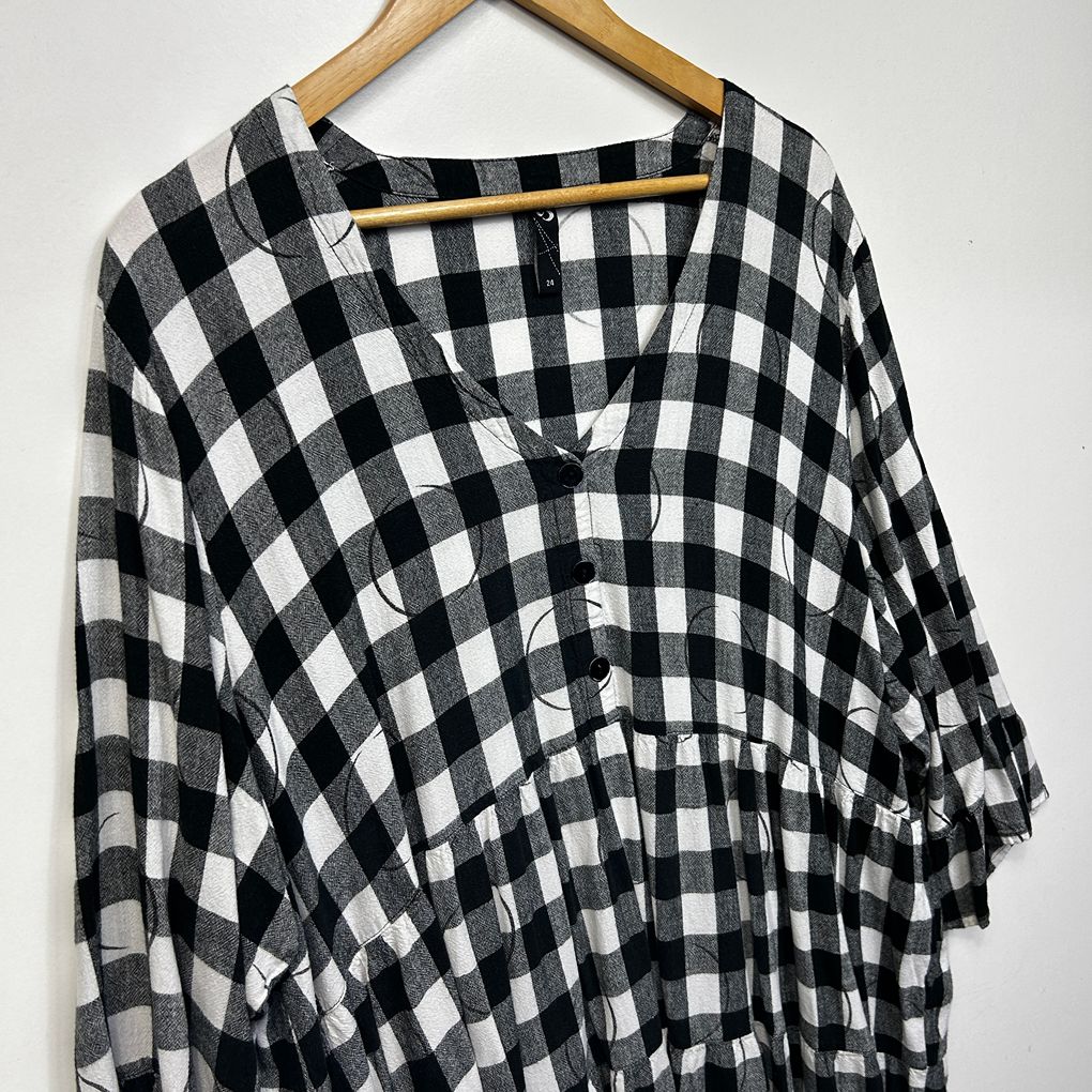 Taking Shape Black Plus Size Linen Gingham Top - Size 24
