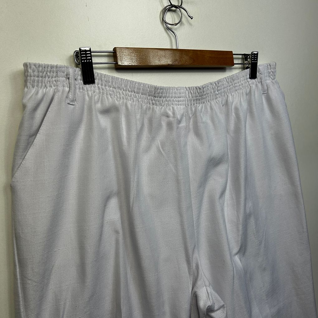 Millers White  Cropped Pants - Size 20