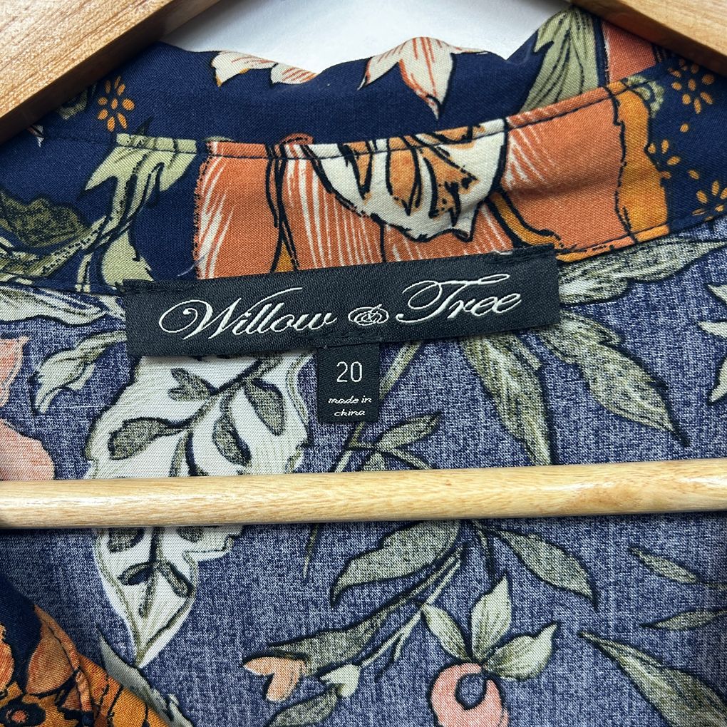 Willow & Tree Navy Floral Plus Size Dress - Size 20