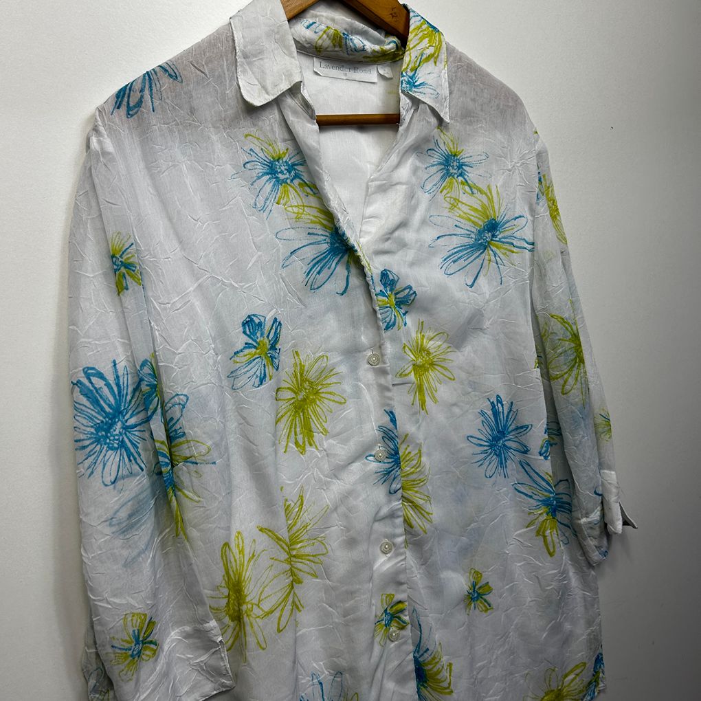 Lavender Road White Floral Plus Size Shirt - Size 18