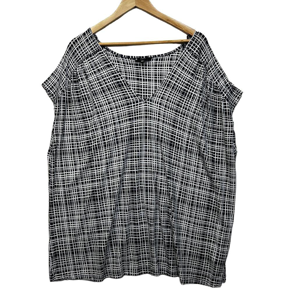 Target Curve Black & White Check Top - Size 24