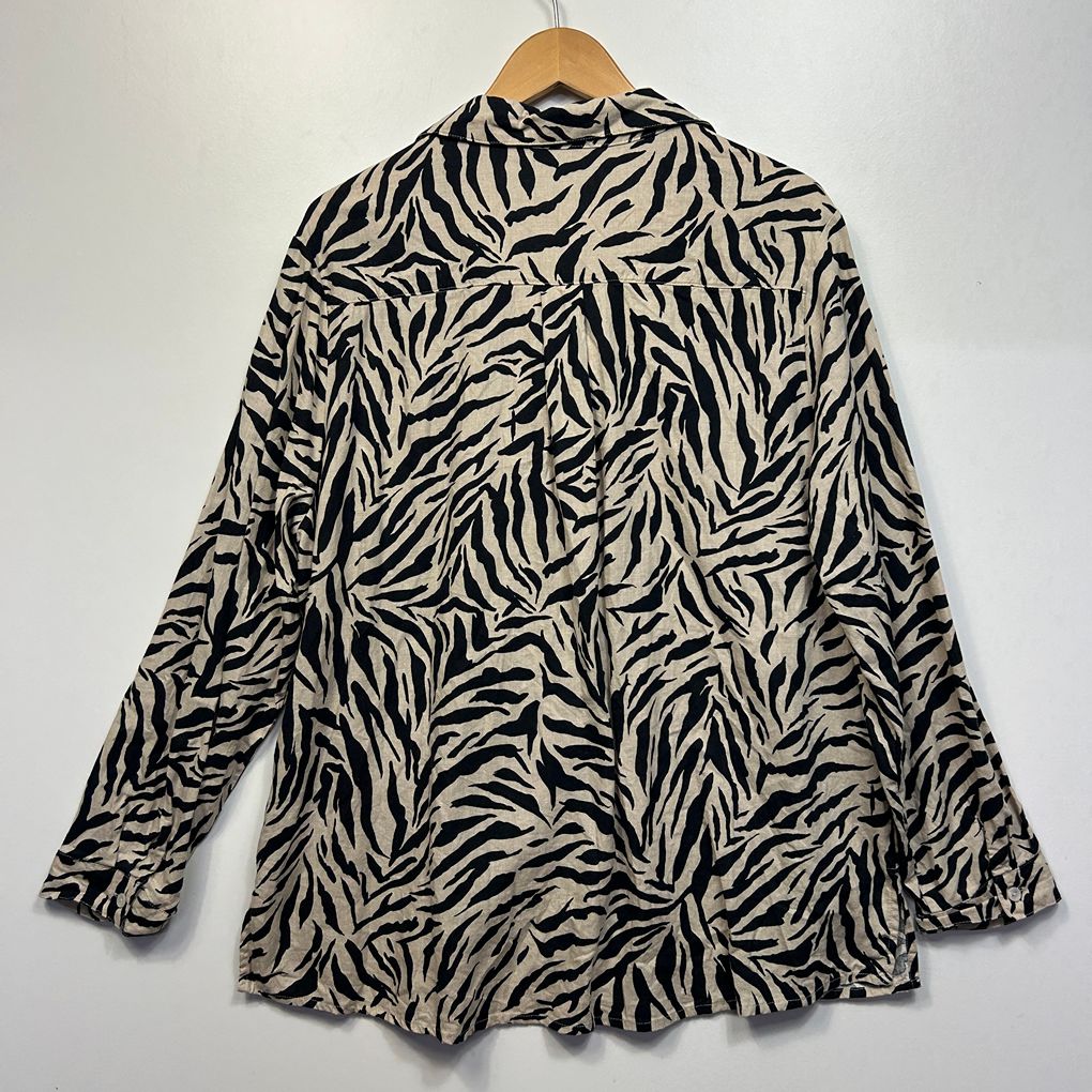 Suzanne Grae Linen Beige Animal Print Linen Shirt - Size 16/18