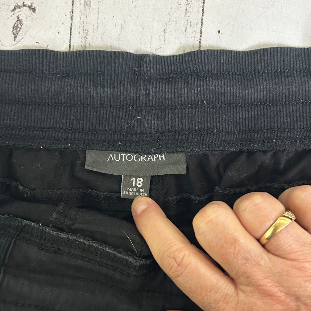 Autograph Black Plus Size Cotton Cropped Pants - Size 18