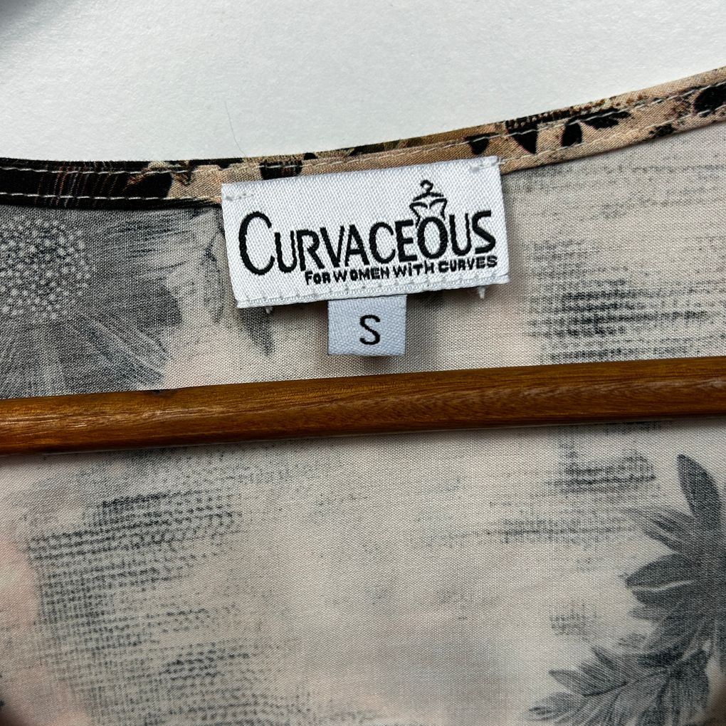 Curvaceous Beige Floral Plus Size Tunic Top - Size S/16