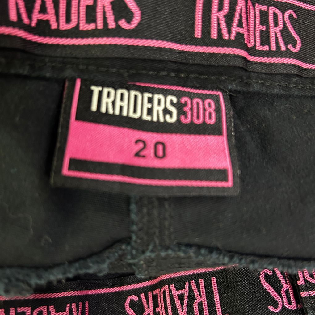 Traders 308 Workwear Black Cotton Cargo Shorts - Size 20