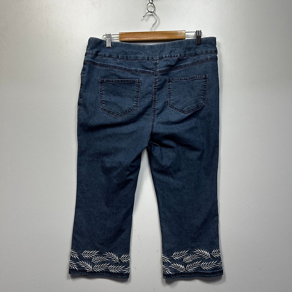 Millers Blue Embroidered Denim Capri Jeans - Size 16