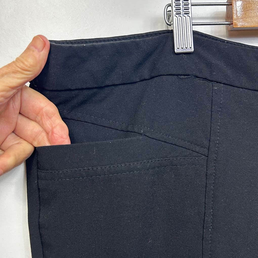 Moda Black Shorts - Size 20