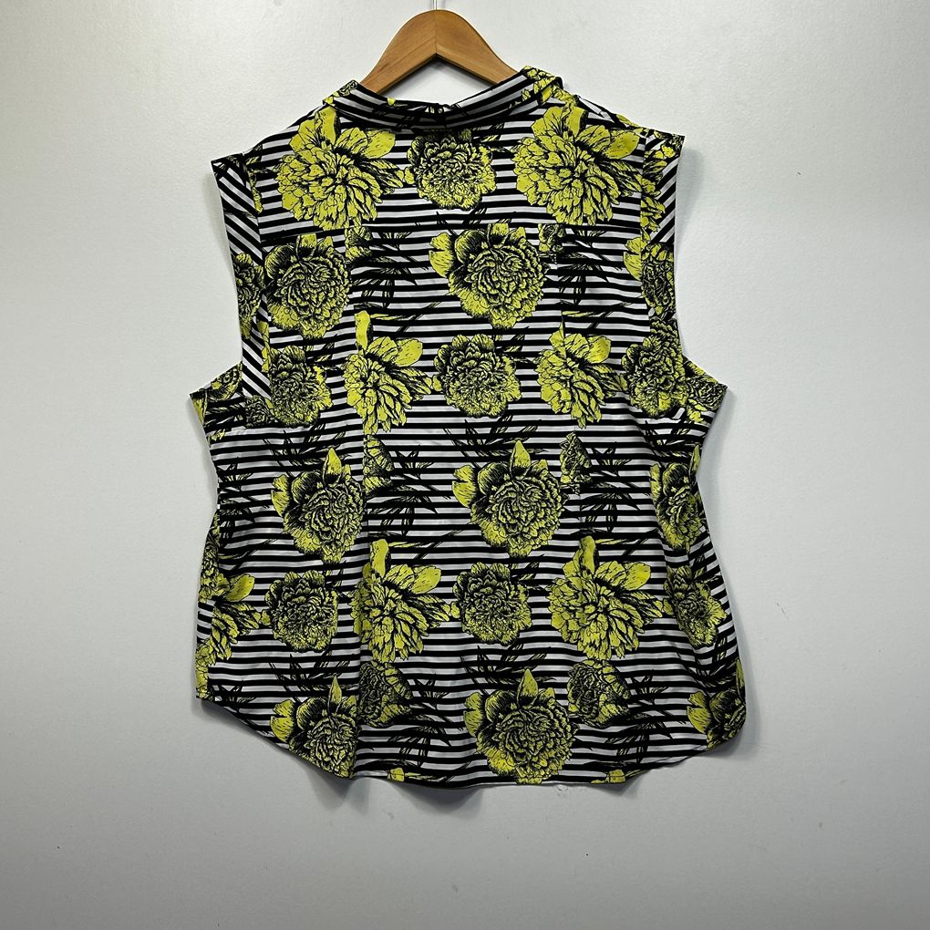Basque Yellow Plus Size Floral Sleeveless Shirt - Size 18