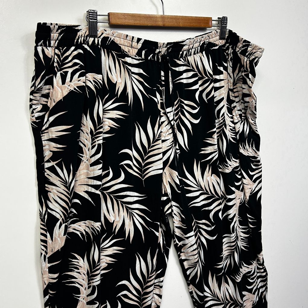 Belle Curve Black Plus Size Floral Pants - Size 20