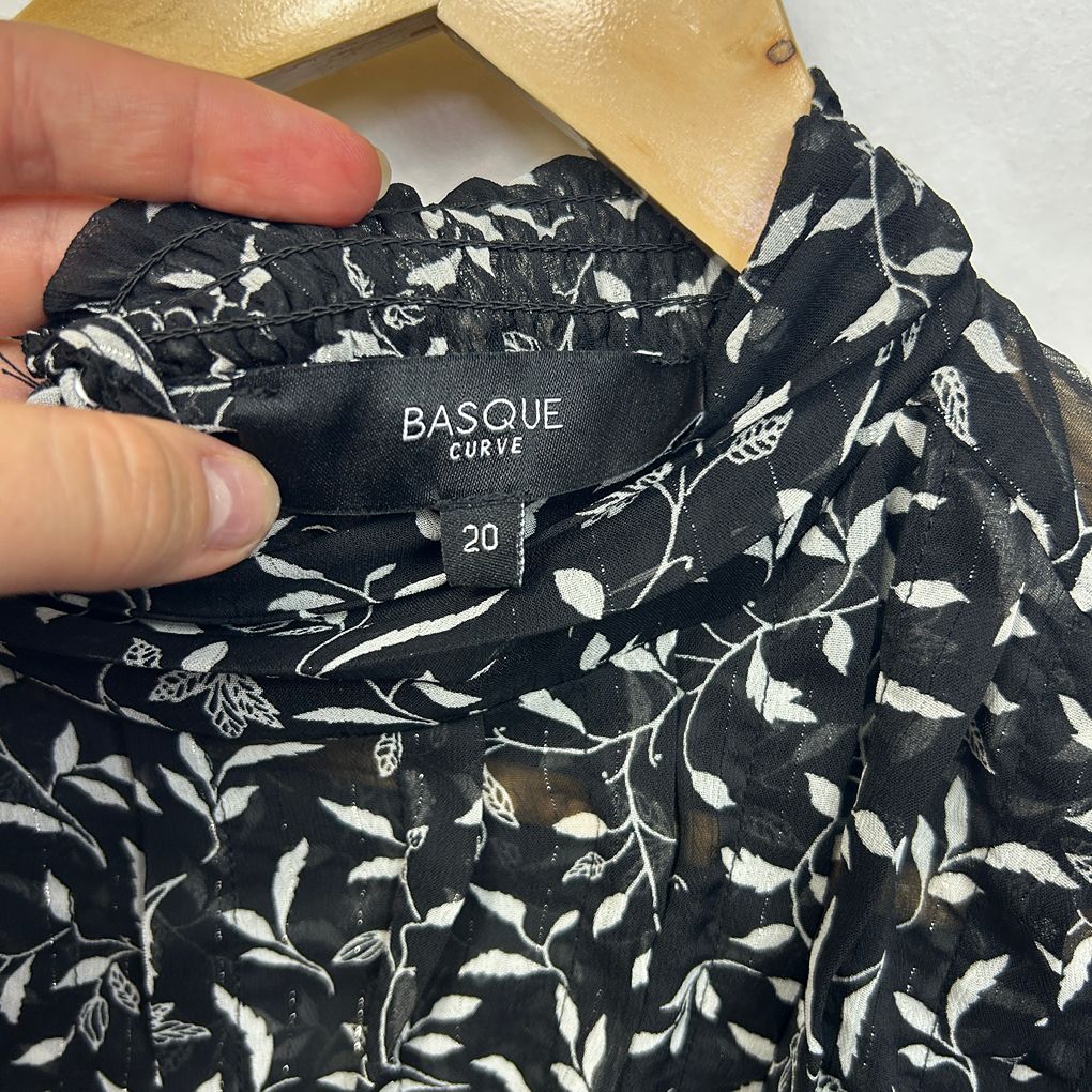 Basque Curve Black Leaf Print Plus Size Top - Size 20