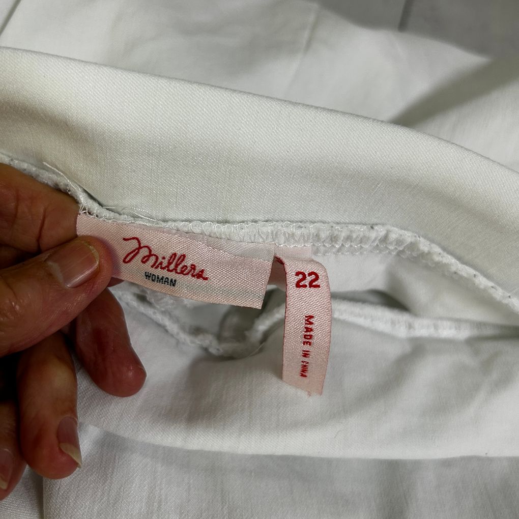Millers White Crop Pants - Size 22