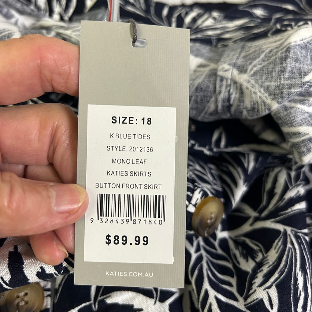 Katies Black White Leaf Plus Size Skirt - Size 18
