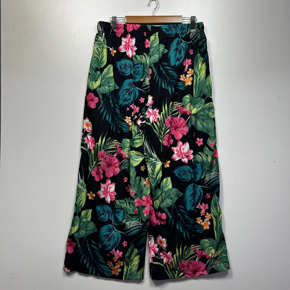 Shein Black Tropical Print Wide Leg Pants - Size 1XL