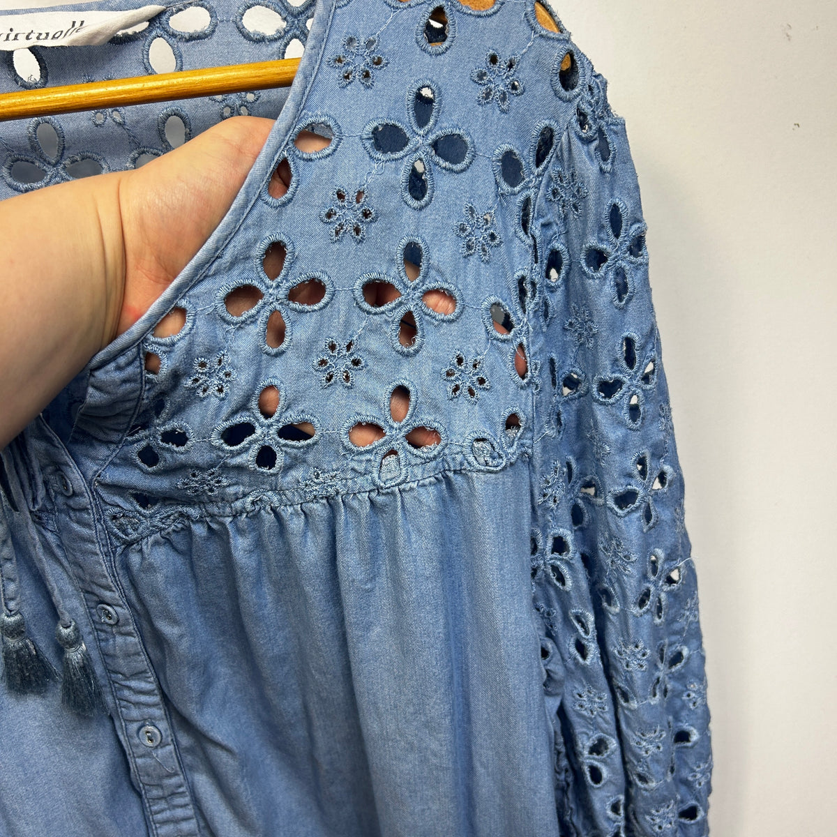 Virtuelle Blue Embroidered Plus Size Top - Size 18