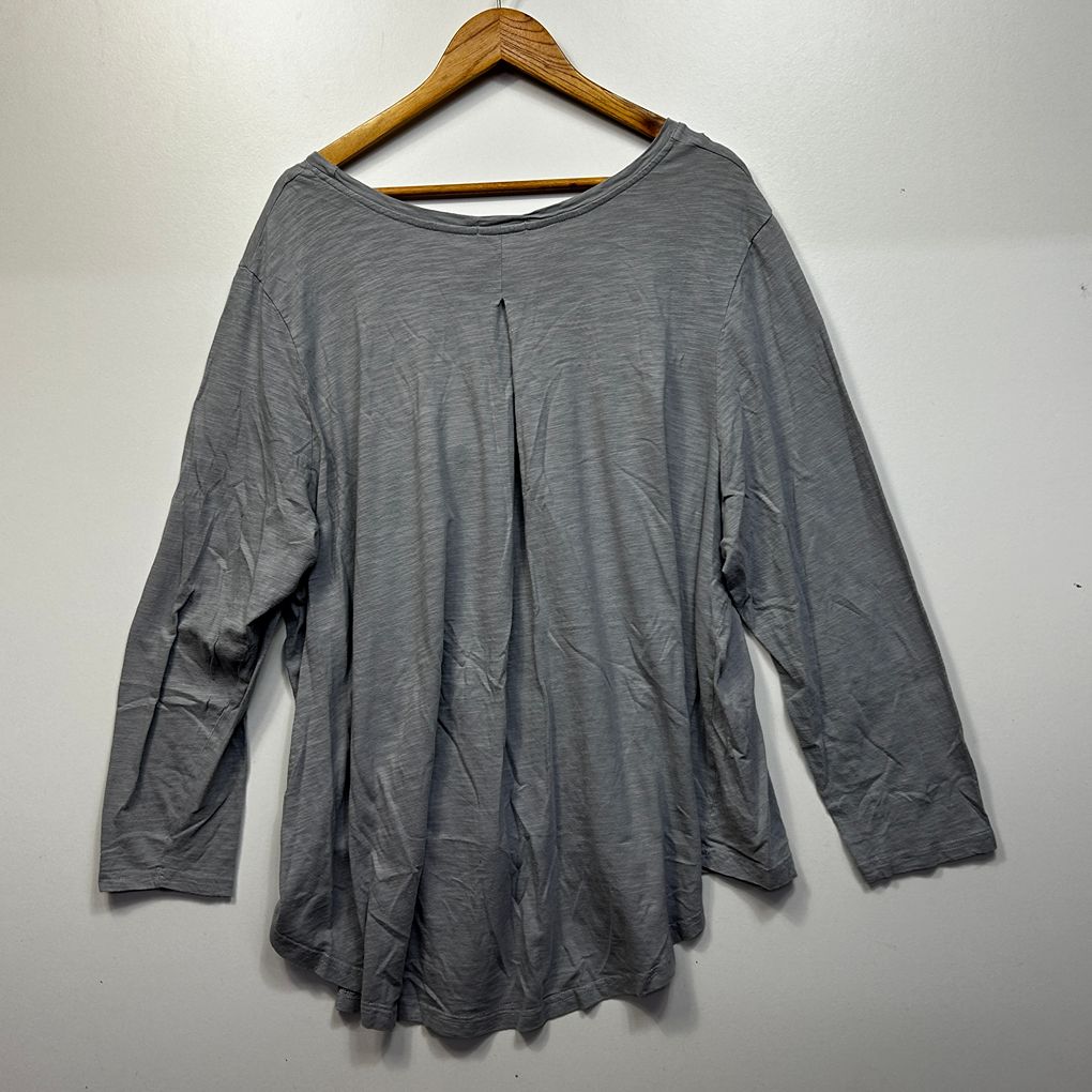 Proud Poppy Grey Cotton Top - Size 22