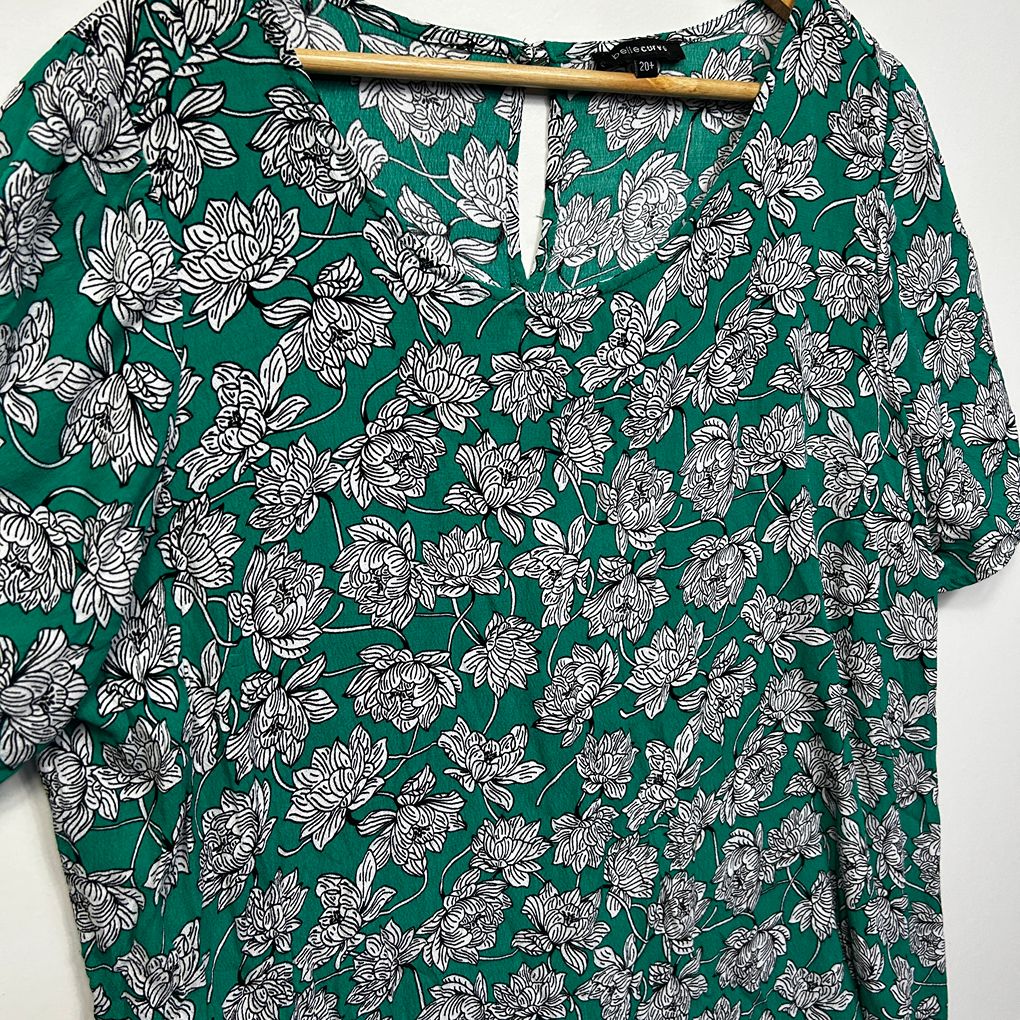 Belle Curve Green Floral Plus Size Top - Size 20