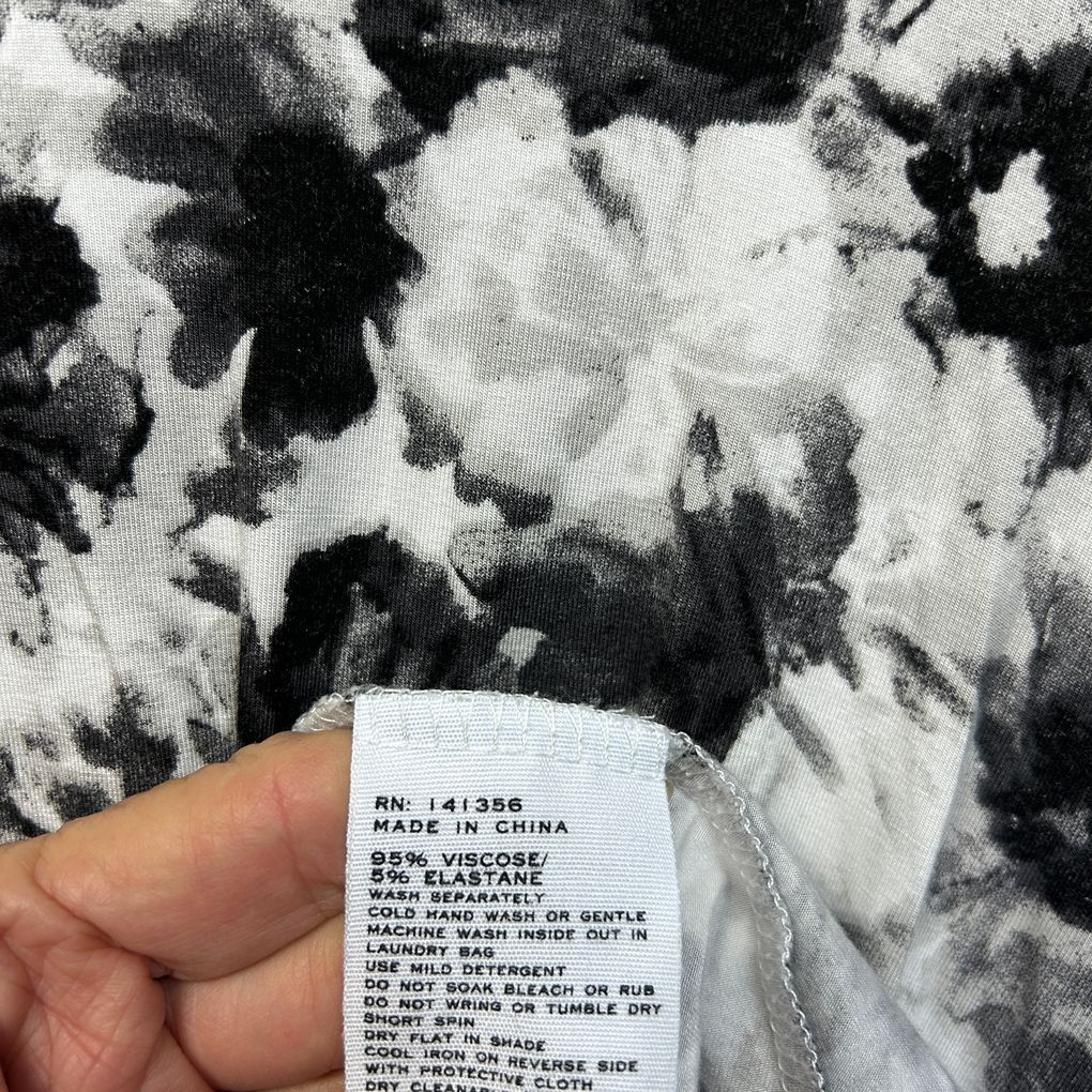 Blue Illusion Black White Floral Top - Size XL