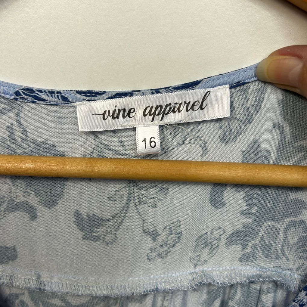 Vine Apparel Blue Floral Maxi Dress - Size 16