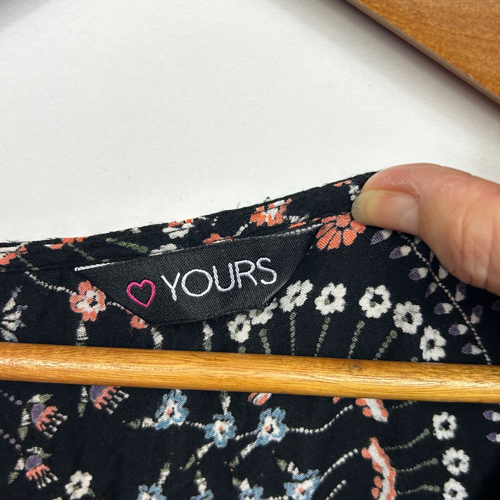 Yours Black Floral Print Top - Size 22