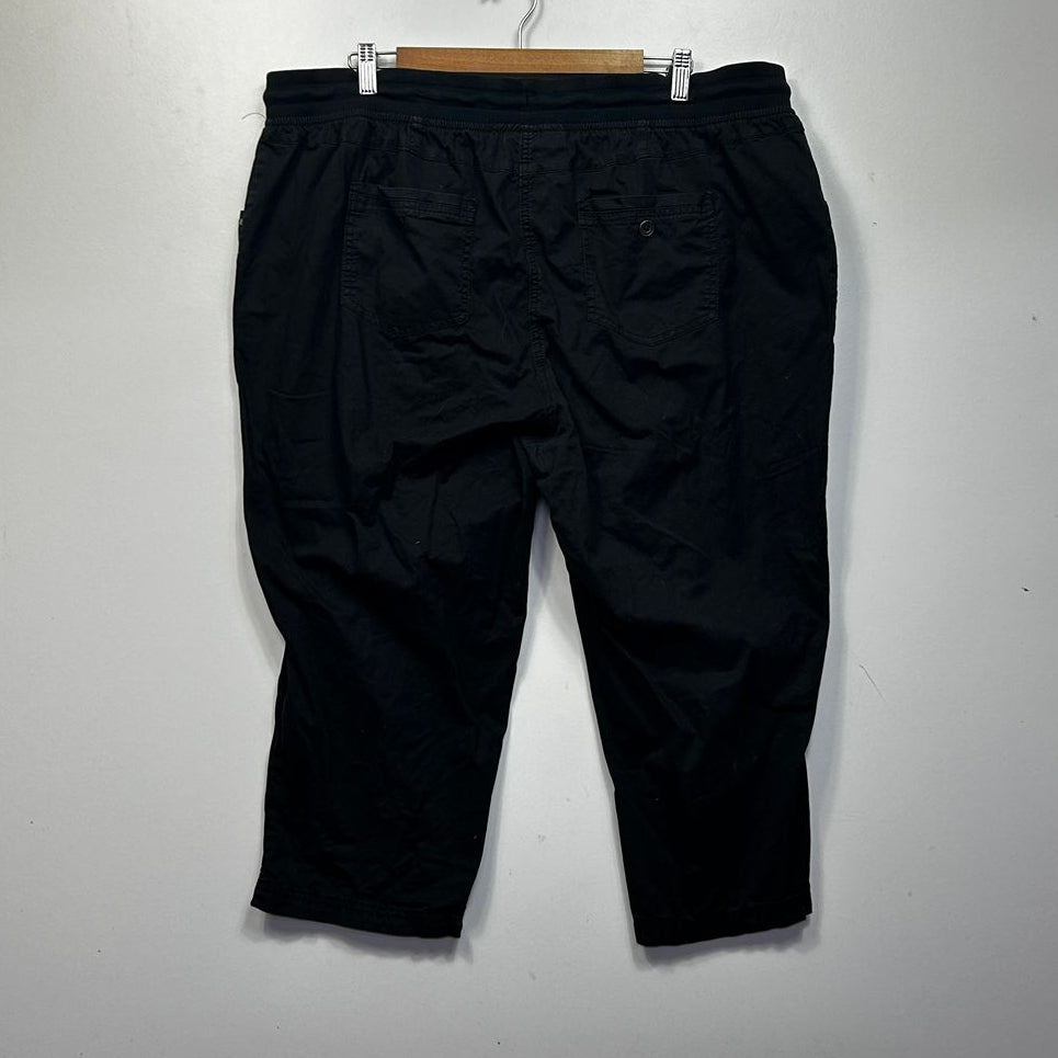 Autograph Black Plus Size Cotton Cropped Pants - Size 18