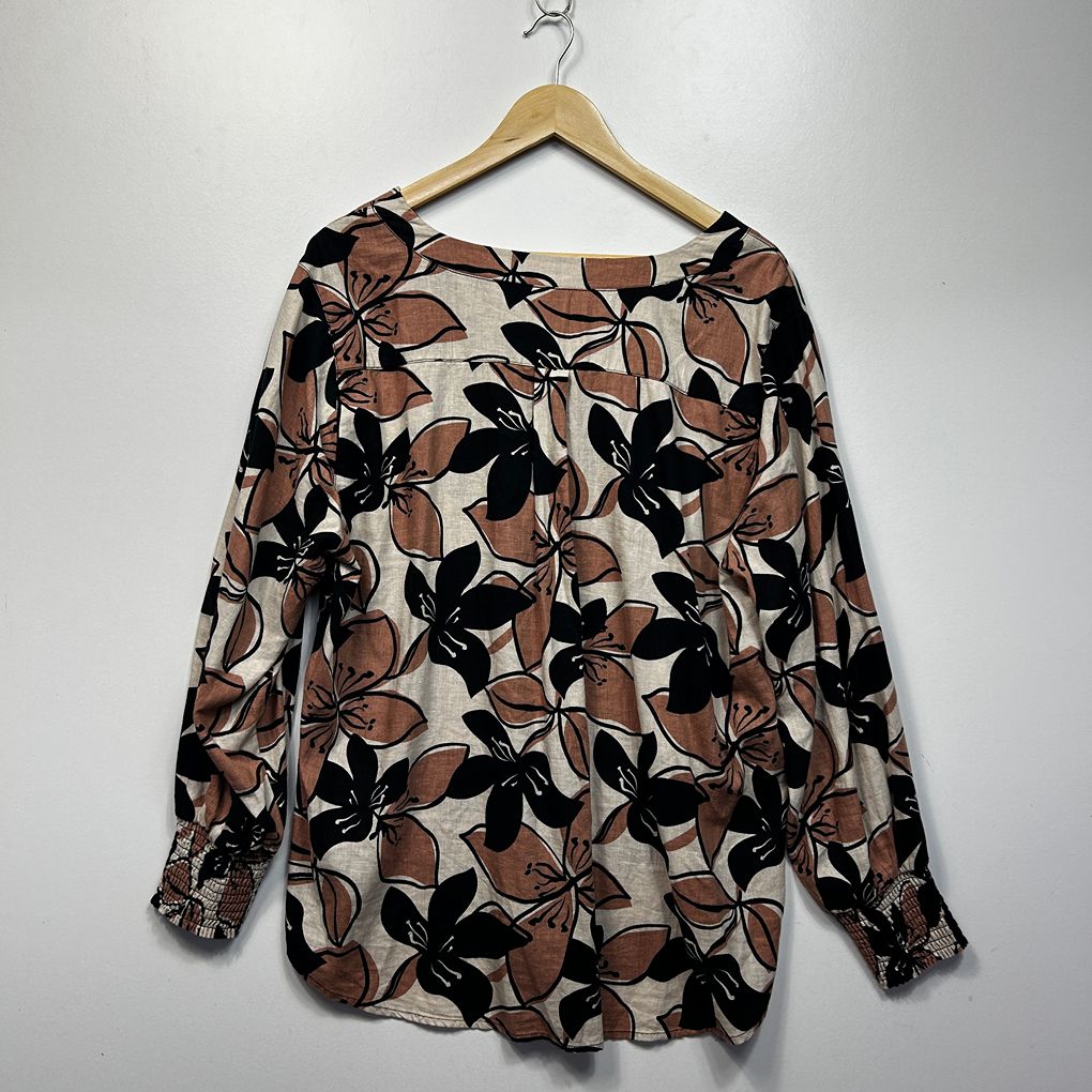 Suzanne Grae Beige Black Floral Linen Top - Size 18