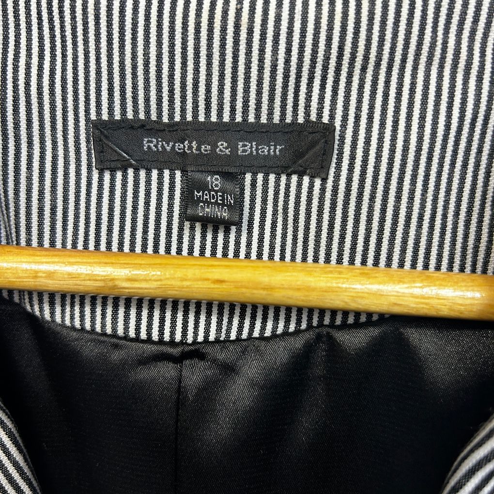Rivette & Blair Grey Striped Cotton Blazer - Size 18