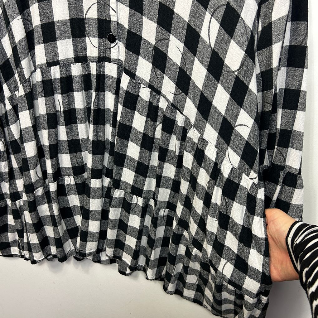 Taking Shape Black Plus Size Linen Gingham Top - Size 24