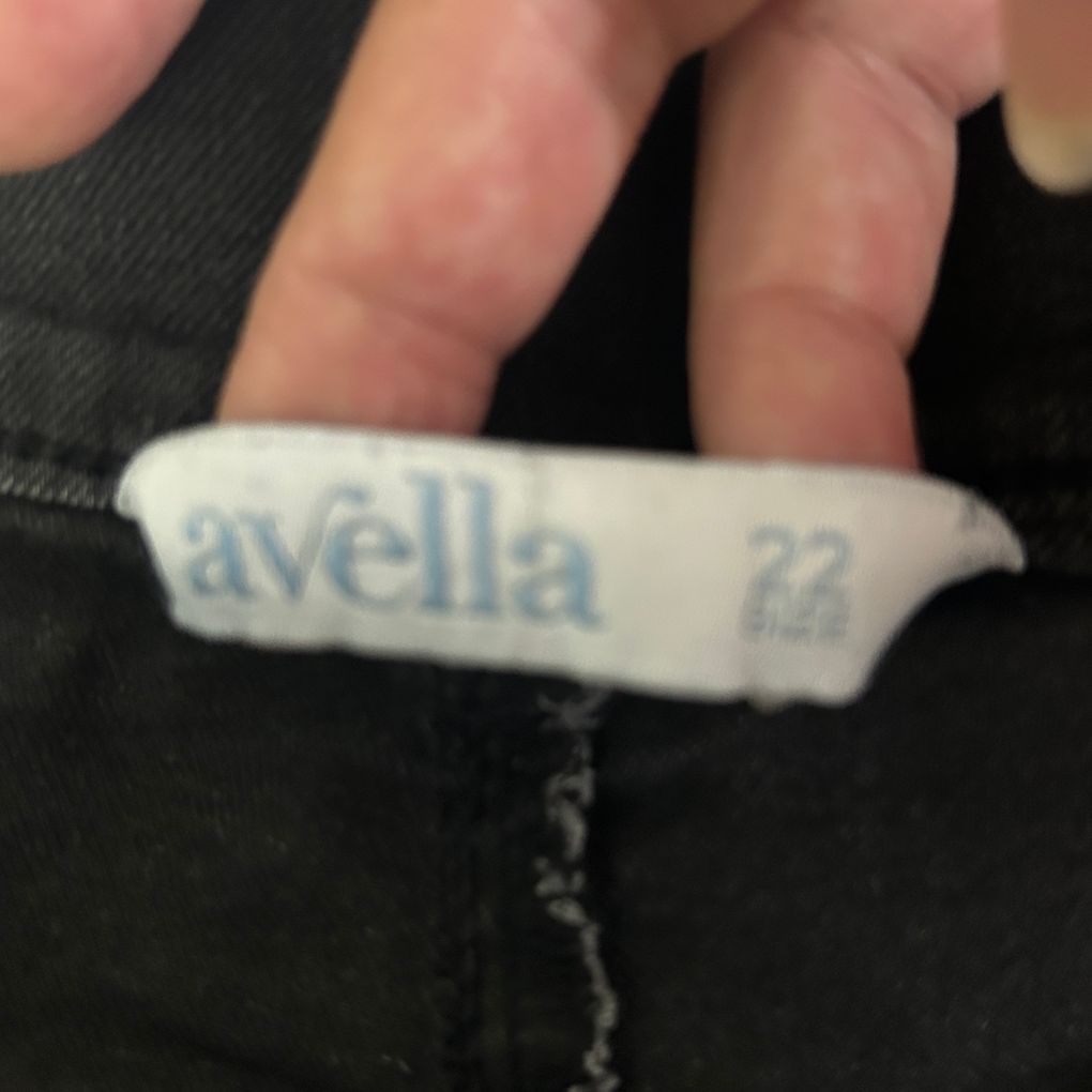 Avella Black Plus Size Denim Shorts - Size 22 (fault - marks)