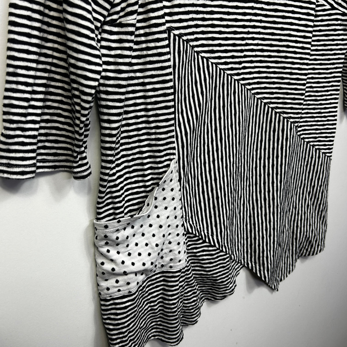Taking Shape Black and White Cotton Top - Size 16/18