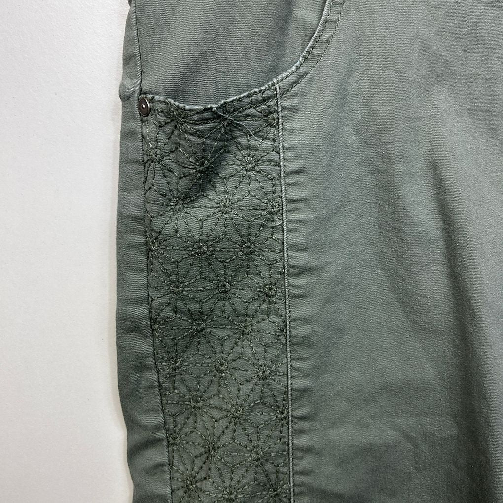 Virtuelle Khaki Cropped Pants - Size 22 (Fault)