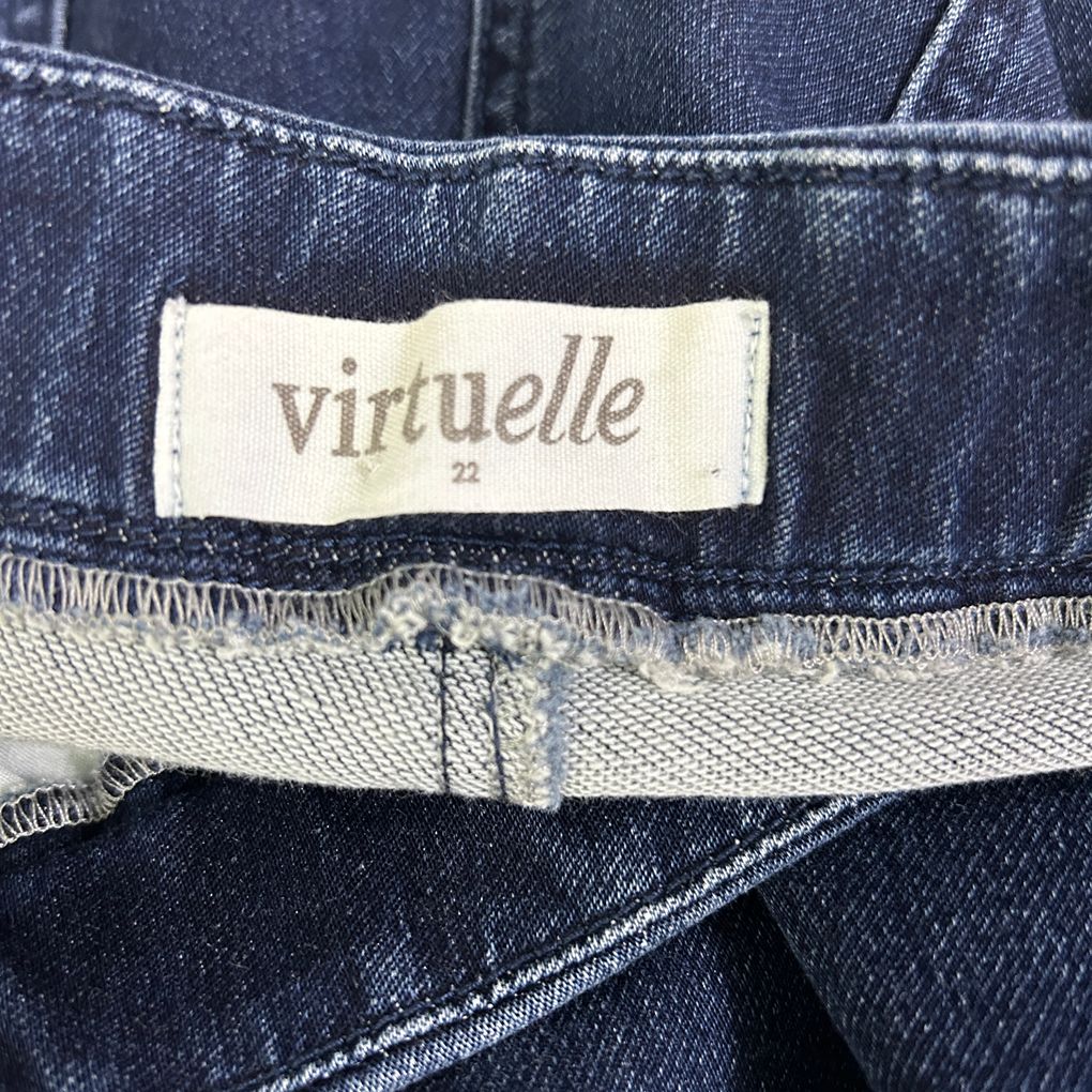 Virtuelle Blue Embellished Jeans - Size 22
