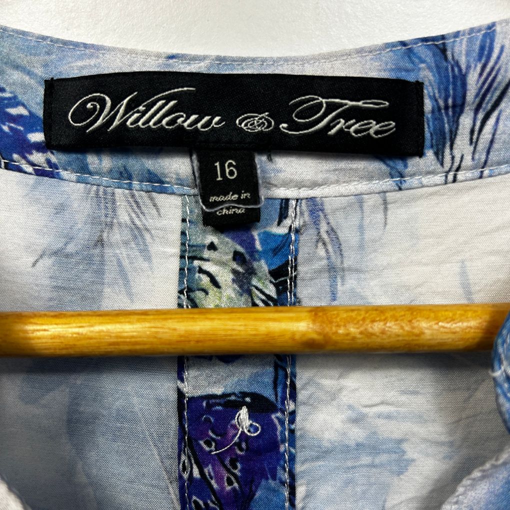 Willow & Tree Blue Feather Print Linen Top - Size 16