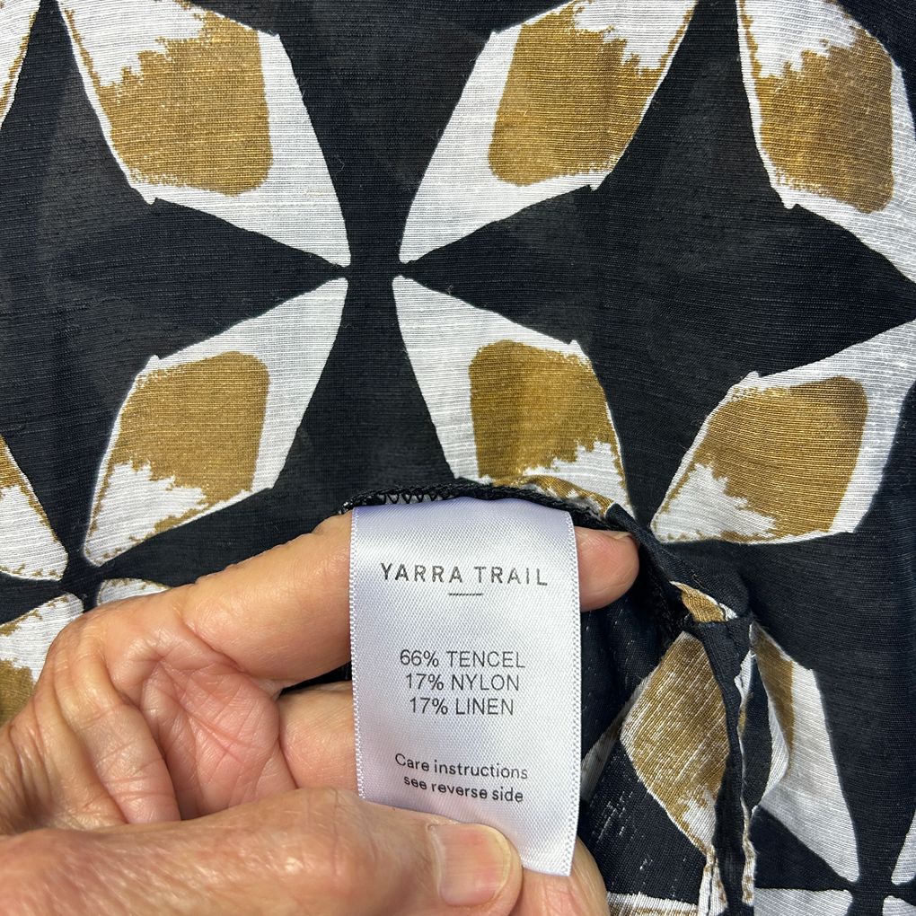 Yarra Trail Black Geometric Plus Size Linen Top - Size 18