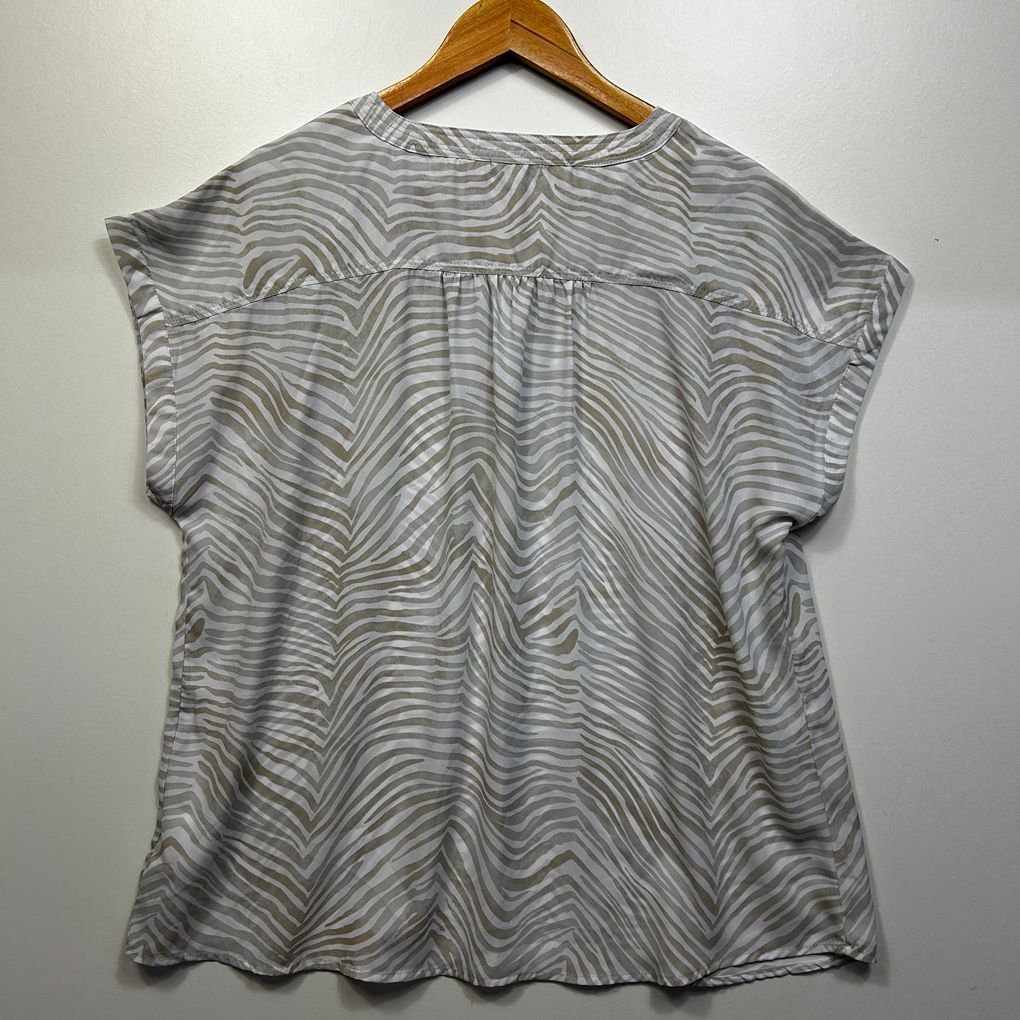 W. Lane Beige Top - Size 20