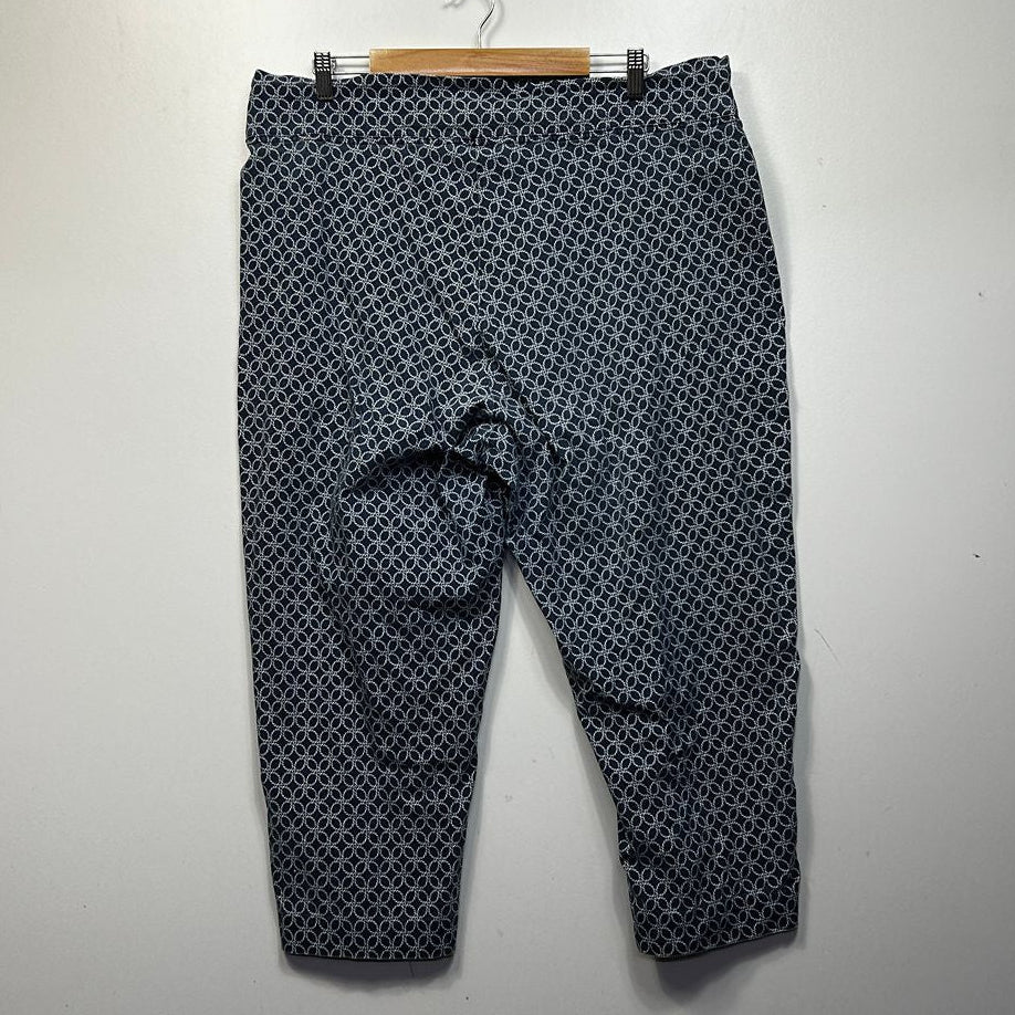 Beme Navy Plus Size Cropped Pants - Size 22