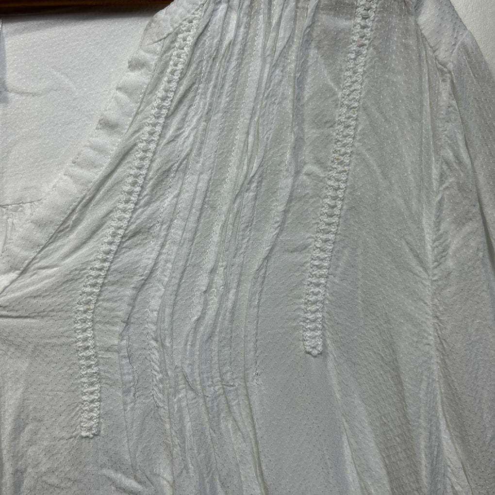 Alexia White Top - Size 24