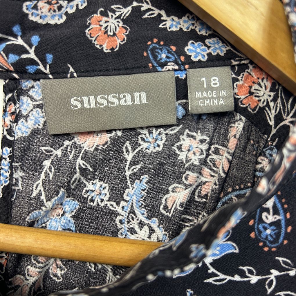 Sussan Navy Floral Top - Size 18