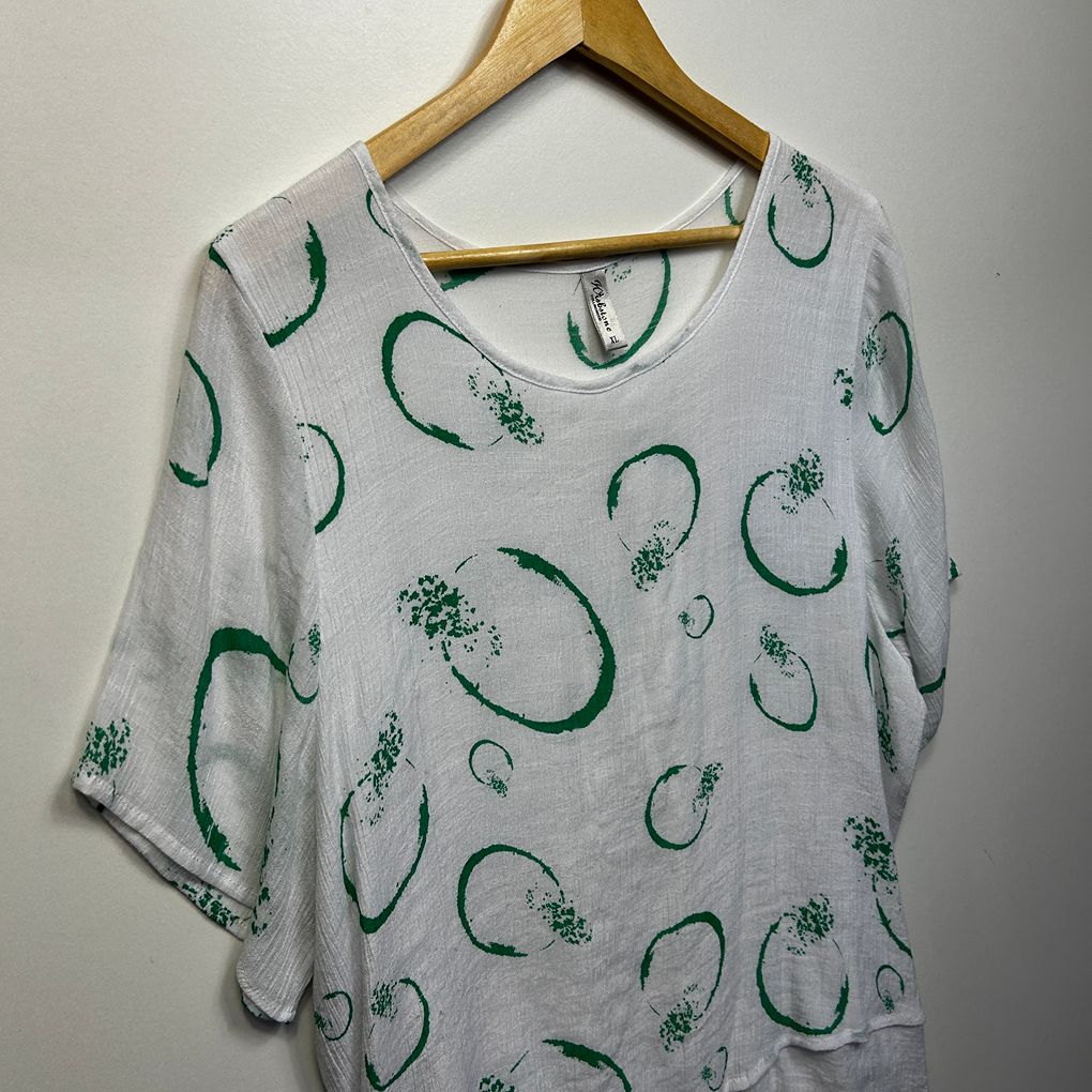 Wishstone White & Green Print Top - Size XL