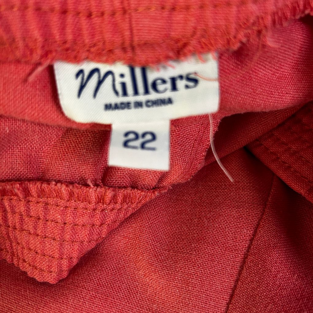 Millers Coral Plus Size Shorts - Size 22 (Fault)