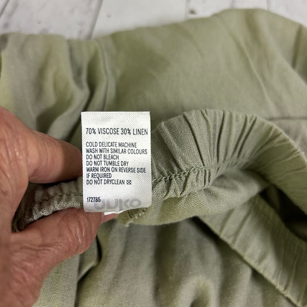 Anko Green Linen Cropped Pants - Size 16