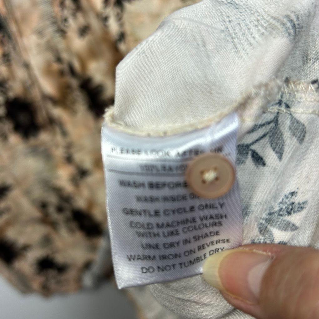 Curvaceous Beige Floral Plus Size Tunic Top - Size S/16