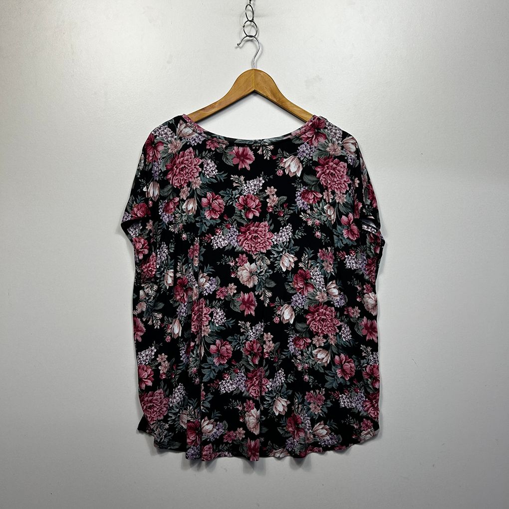 Just Jeans Black Plus Size Foral Top - Size 22