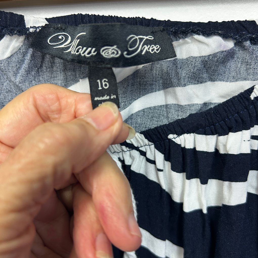 Willow Tree Navy and White Top - Size 16