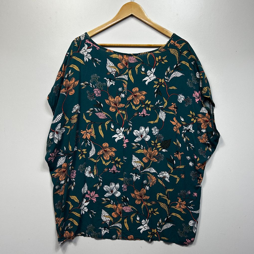 New U Collection Teal Plus Size Floral Top - Size 18