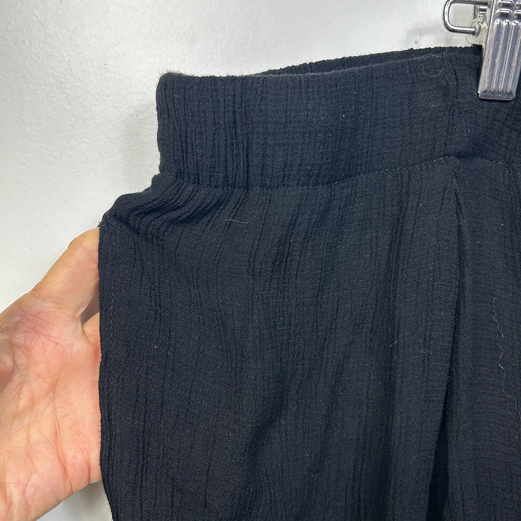 Virtuelle Black Crinkle Wide Leg Pants - Size 26