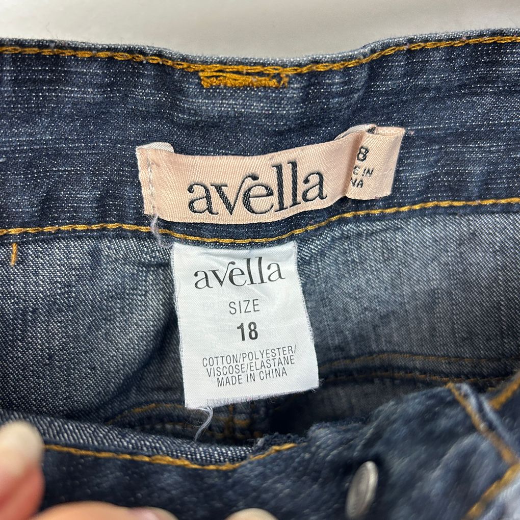 Avella Blue Jeans - Size 18
